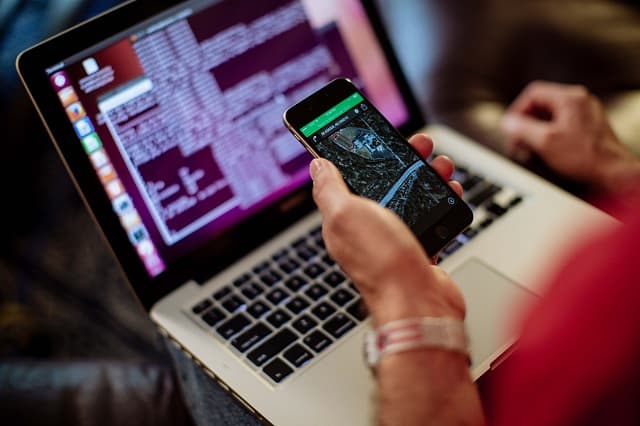 Dünyanın ən zəngin insanının hesabı "hack" olunub