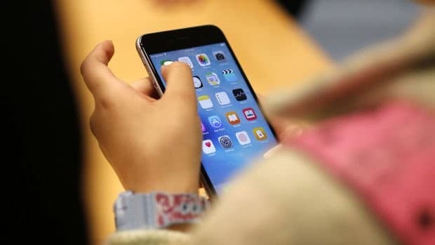 Martda ucuz iPhone təqdim edilə bilər