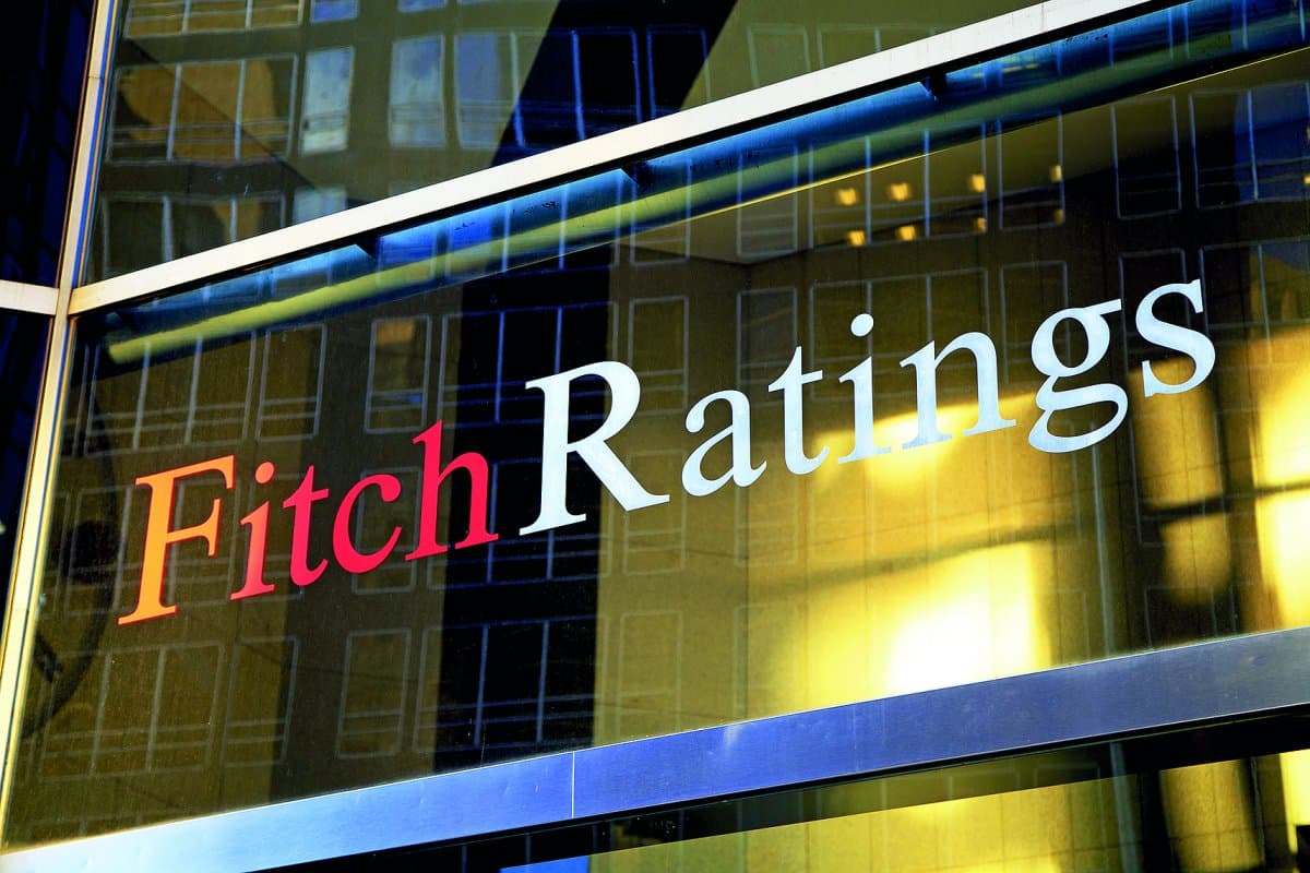 "Fitch": "Qlobal banklar üzrə neqativ proqnozların payında azalma var"