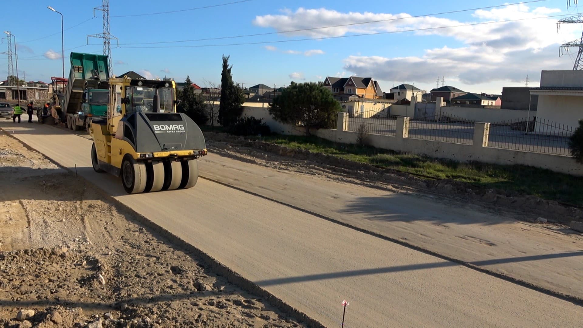 2019-cu ildə bu  rayonda uzunluğu 51 km olan 27 küçə və yol asfaltlanıb