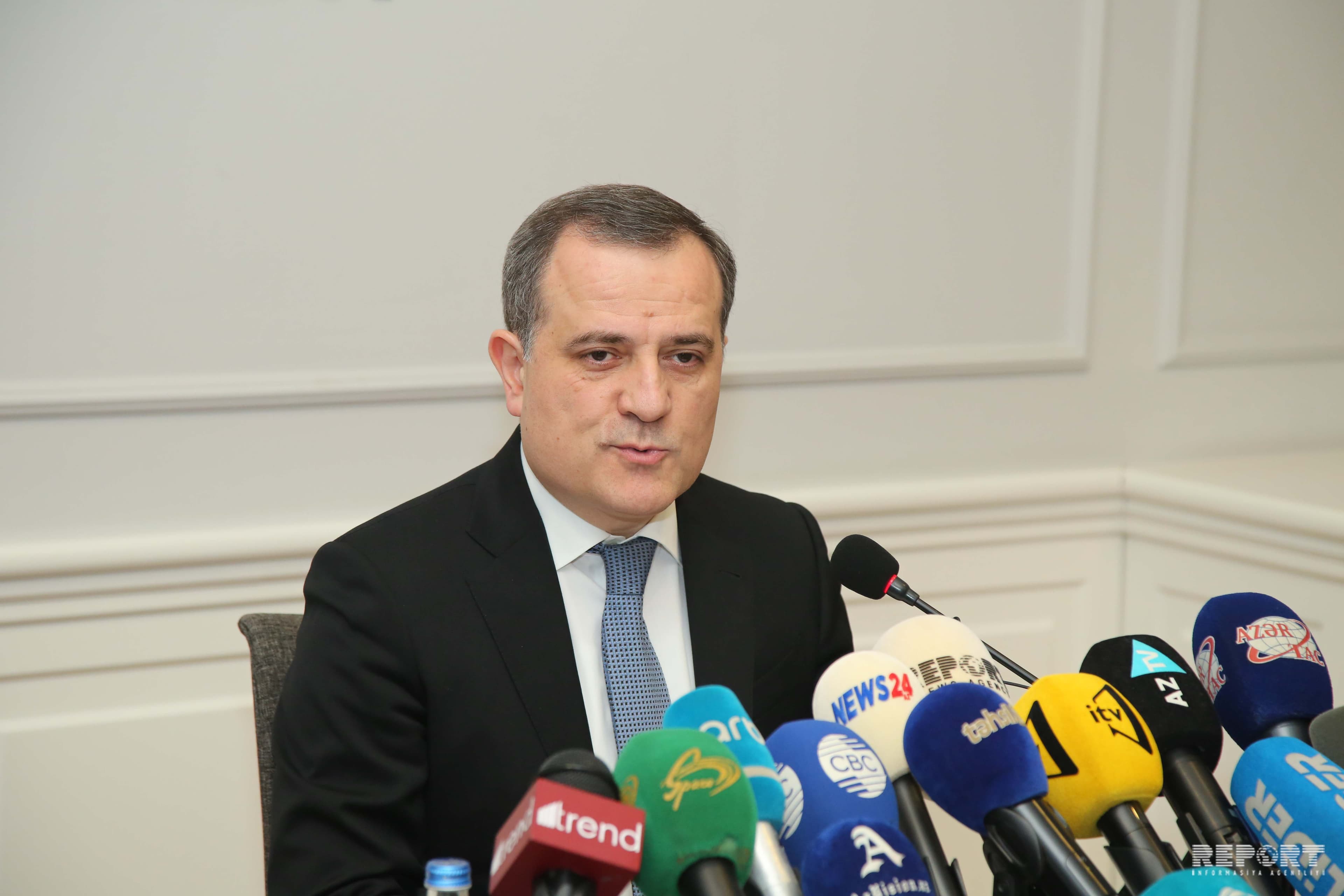 Nazir: Bakıda şagird sayı çox olan məktəblər üçün avtobuslar təşkil ediləcək