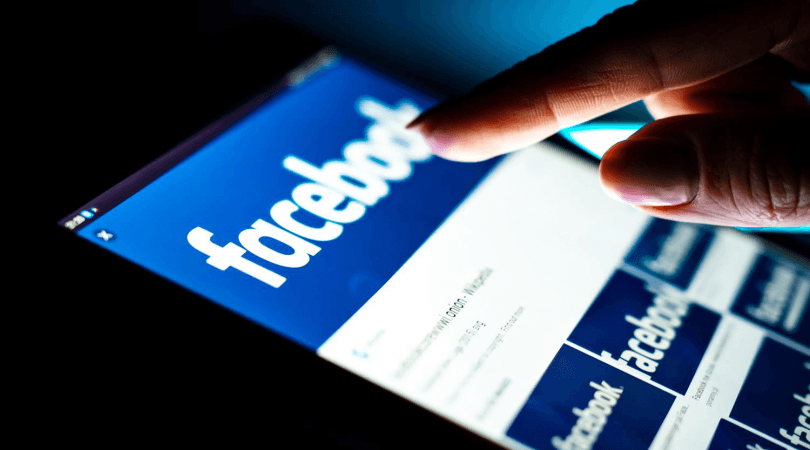 Facebook rəsmiləri İstifadəçiləri izlədiklərini etiraf etdi