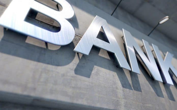 Xarici bankın törəməsi Azərbaycandakı qazancını açıqladı