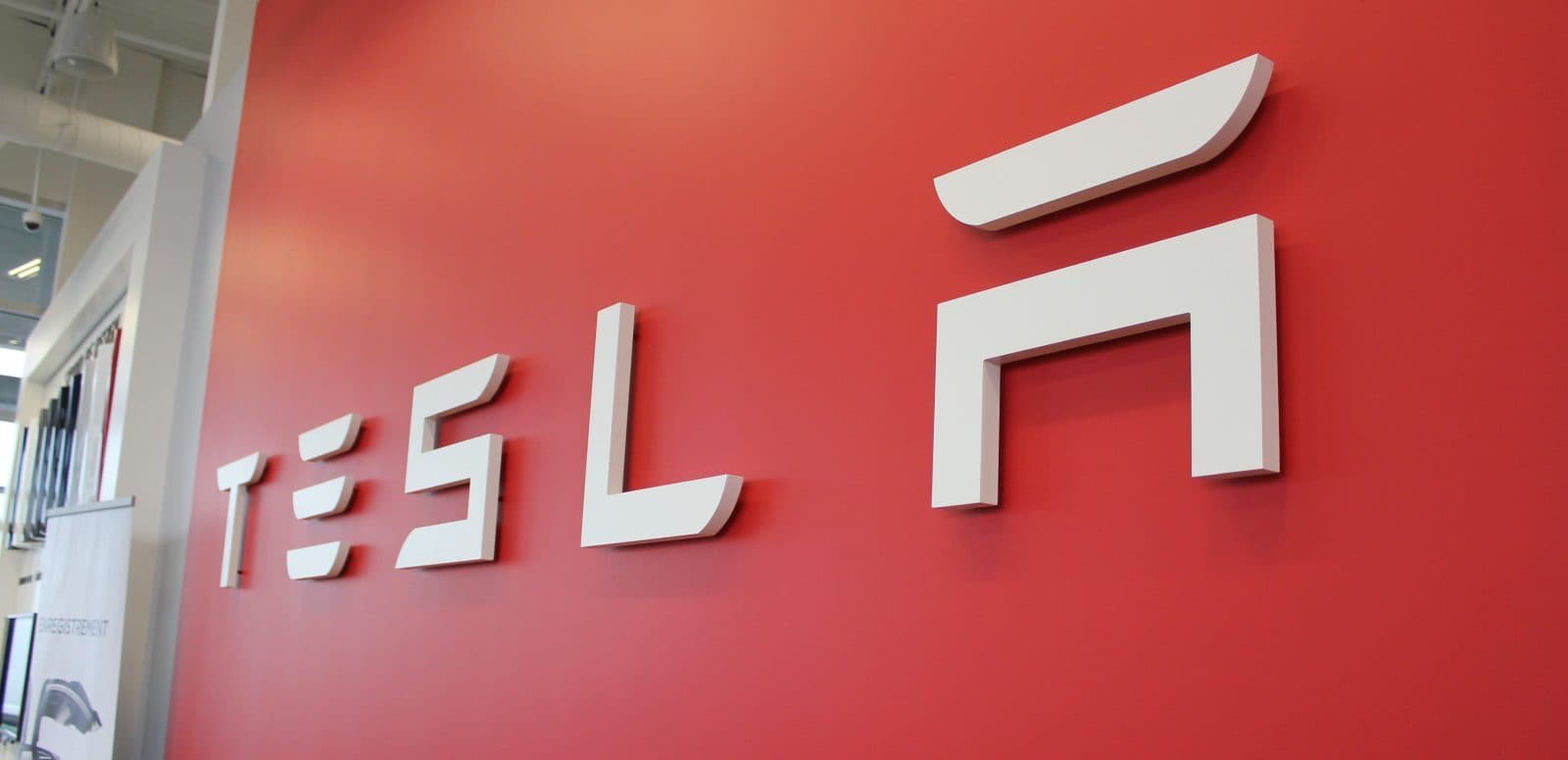 "Tesla”nın gəlirləri proqnozları üstələyib