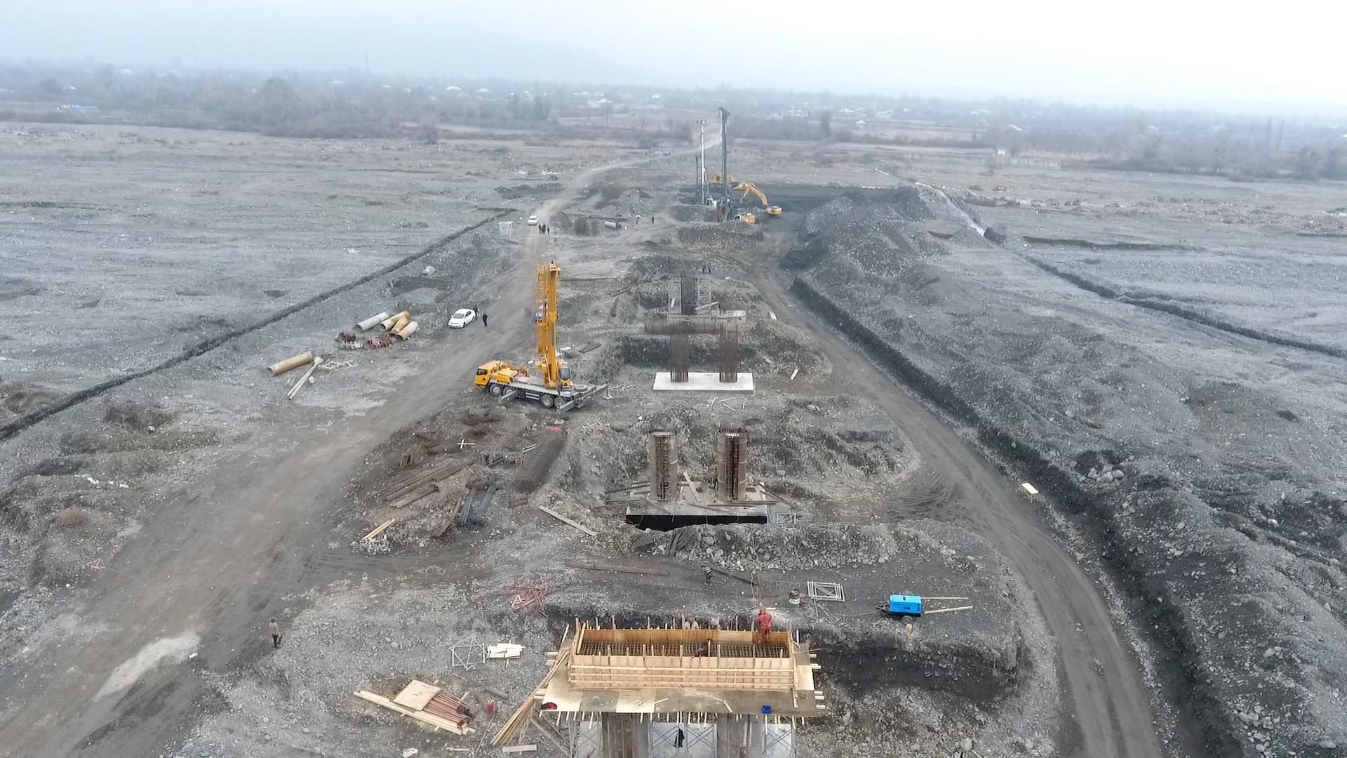 Qəbələdə Bum çayı üzərində yeni körpü inşa edilir