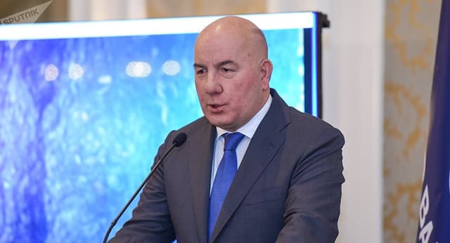 Elman Rüstəmov: "Banklar uzunmüddətli pul vəsaitinə malik deyil"
