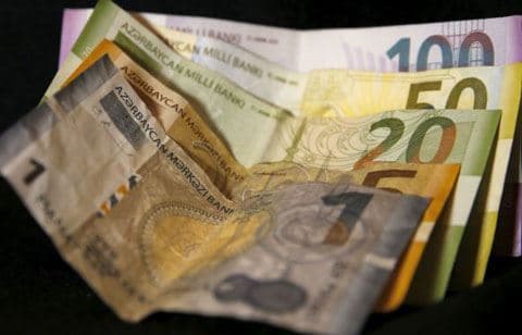 Bakıda orta maaş - 550 DOLLARA ÇATIB