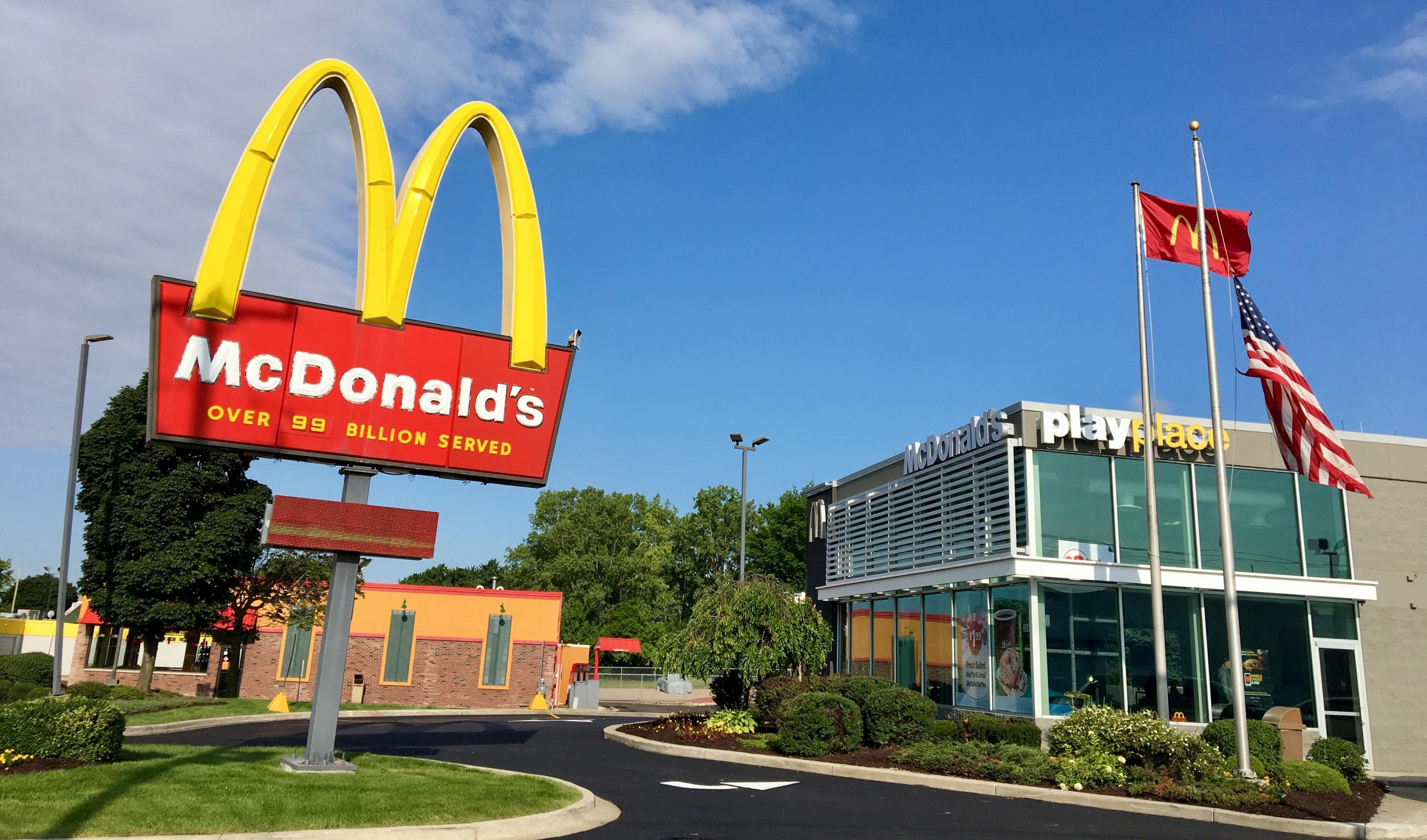 “McDonald’s” son on ildə satışlar üzrə ən yüksək artım göstərib