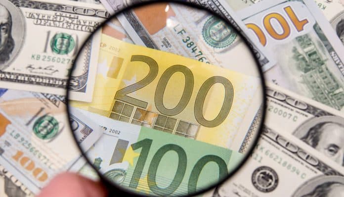 Banklarda Dollar və Avronun qiymətləri