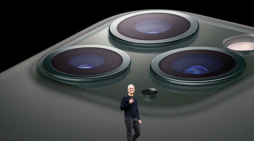Apple qatlanan telefon üçün hərəkətə keçdi