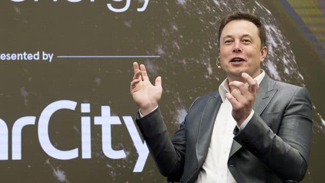Elon Musk həyatının ən pis işindən danışıb