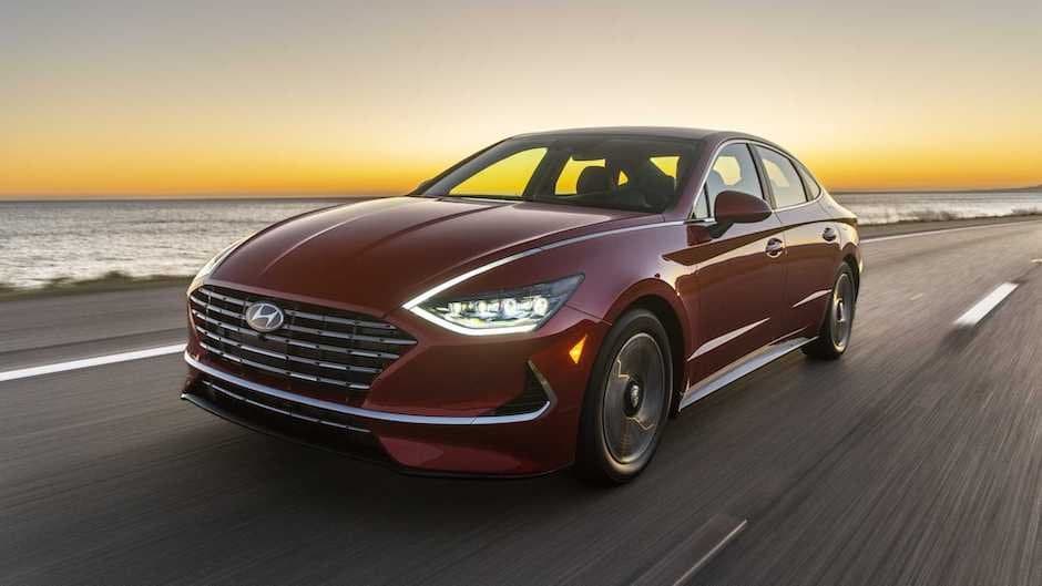 Hyundai şirkəti Sonata Hybrid sedanını təqdim edib - FOTO
