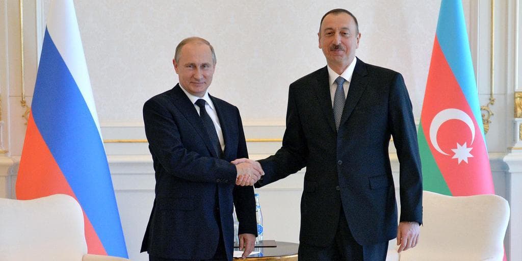 Vladimir Putin İlham Əliyevi təbrik edib