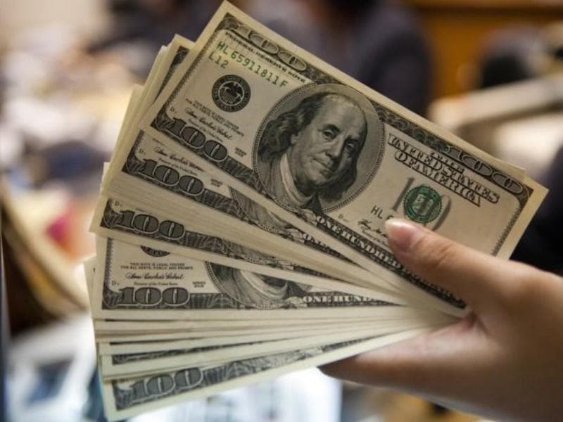 Dolların sabaha olan rəsmi məzənnəsi açıqlandı