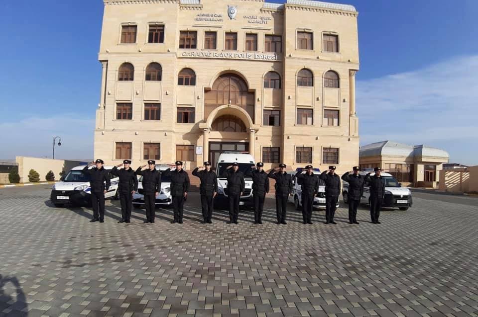 Bakı polisi “Əsgərə salam” aksiyasına qoşuldu