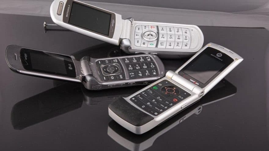 Dünyanın ən varlı 4-cü adamı smartfon istifadə etməyə başladı