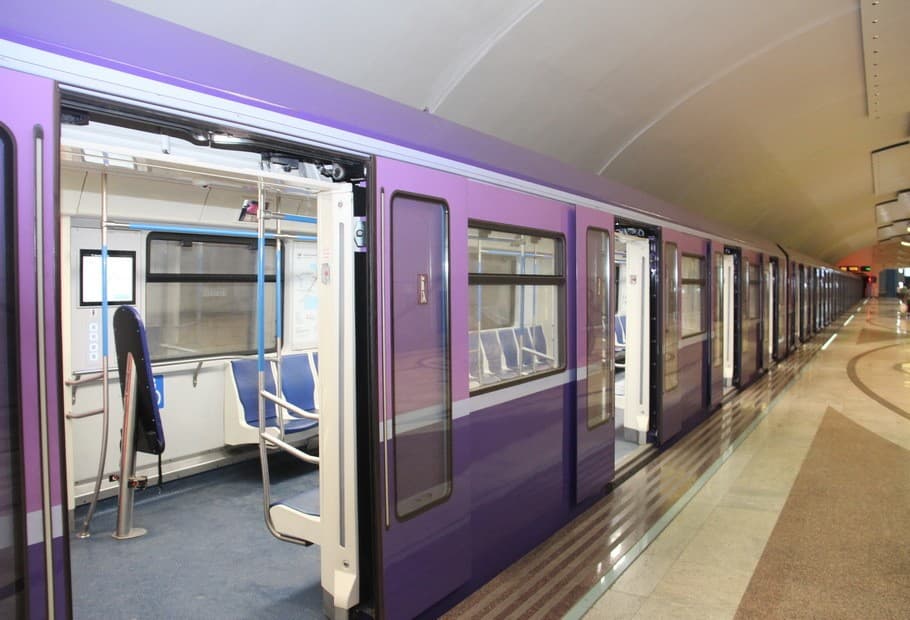 Bakı metrosunun 3 stansiyasında hərəkət dayandırıldı