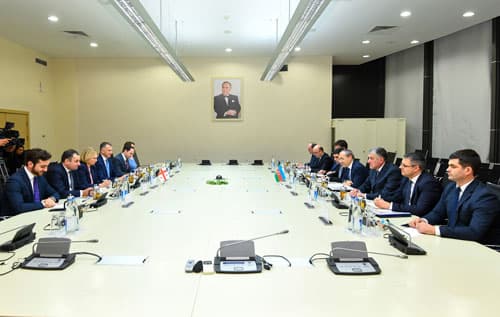 Gürcüstan Azərbaycanla Qara dənizdə sualtı elektrik ötürmə xətlərinin çəkilməsi layihəsini müzakirə edib