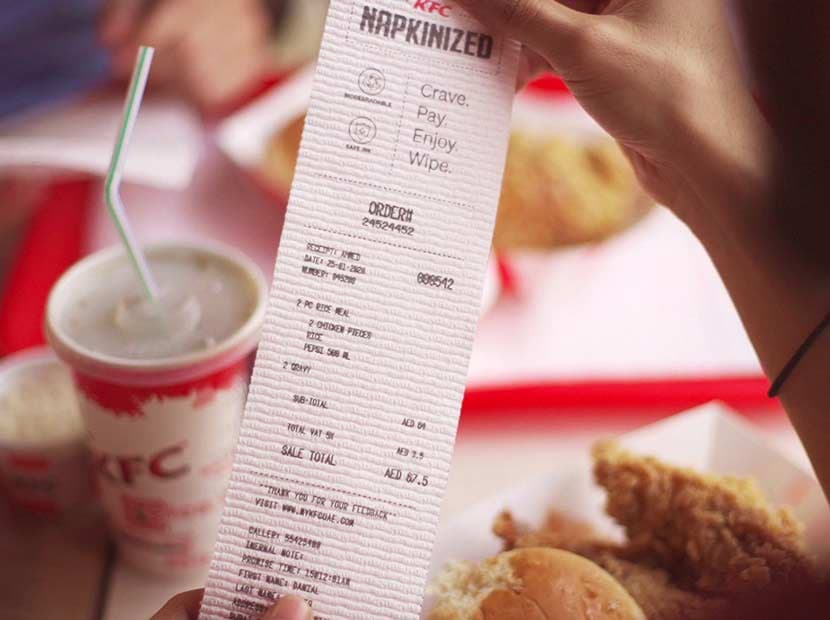 KFC-dən salfet kimi istifadə edilən çeklər – Video