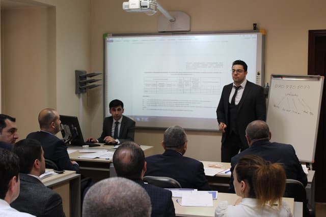 Maliyyə Nazirliyi və Asiya İnkişaf Bankı təlim keçirdi