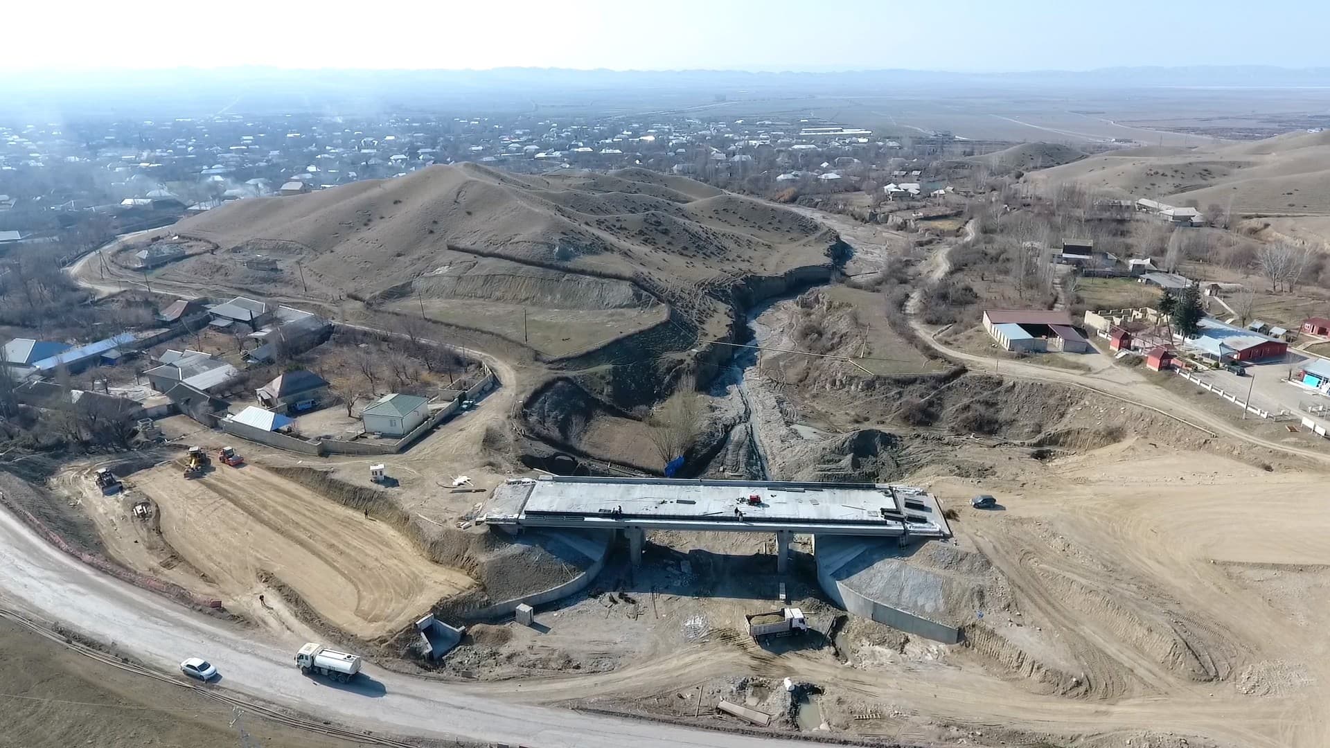 Respublika əhəmiyyətli daha 2 yolun tikintisi bu il yekunlaşacaq