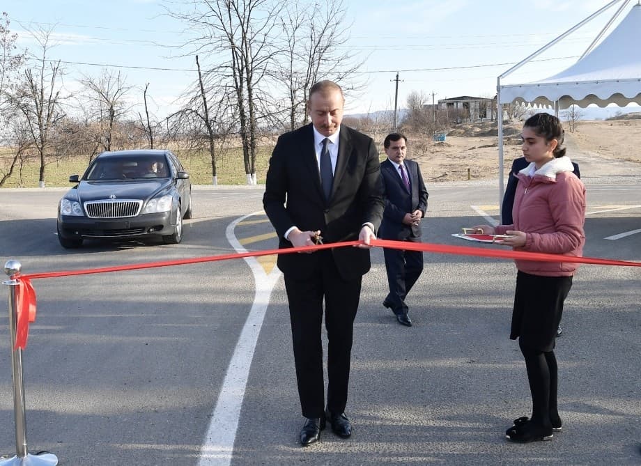 İlham Əliyev Qazaxda avtomobil yolunun açılışında iştirak edib - FOTO