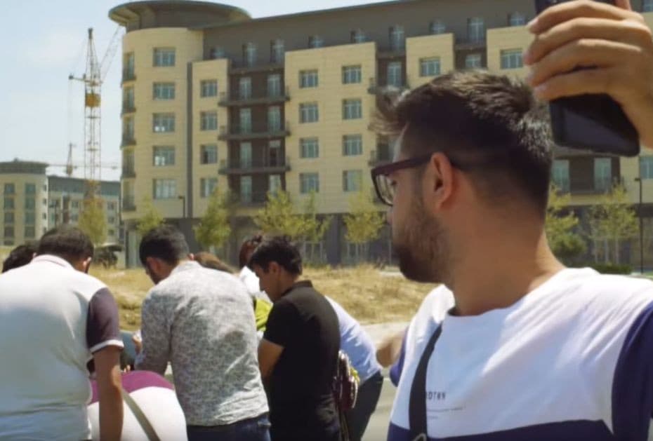 Qəza baş verəndə niyə özümüzü kinoteatrda hiss edirik?