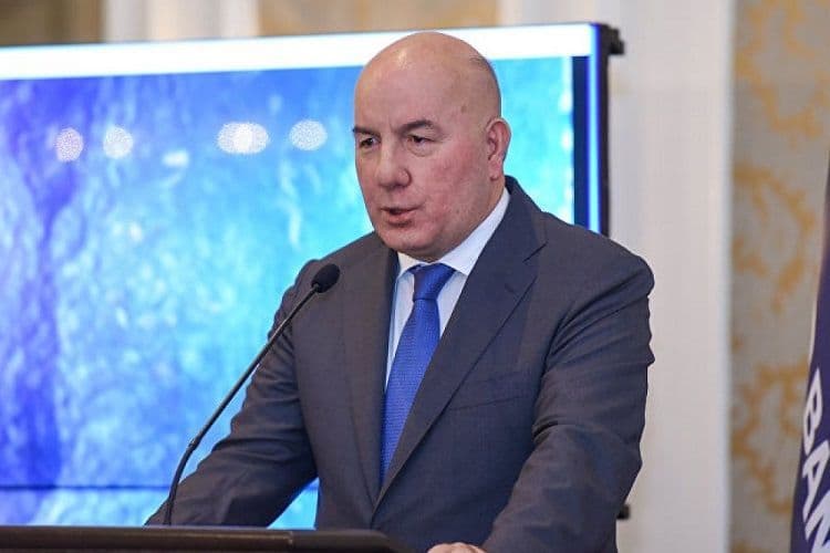 Elman Rüstəmov: "Hazırda strateji valyuta ehtiyatlarından istifadə barədə düşünmürük"
