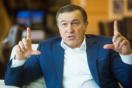 Araz Ağalarov: Belə qorxaq mövqelərin üzündən rubl dayana bilmədi