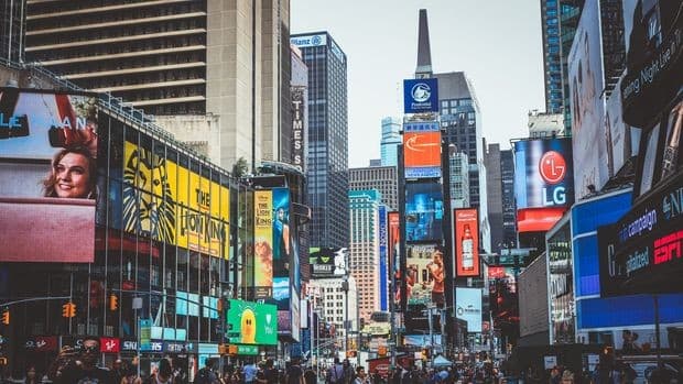 Nyu Yorkda 50 mindən çox restoran, kafe və bar bağlanılır