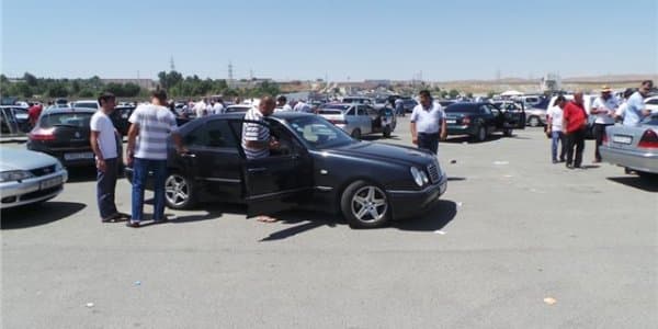 Avtomobil bazarında ikinci əl maşınların QİYMƏTLƏRİ
