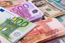 Rusiya rublunun ABŞ dollarına qarşı məzənnəsi dördillik minimuma enib