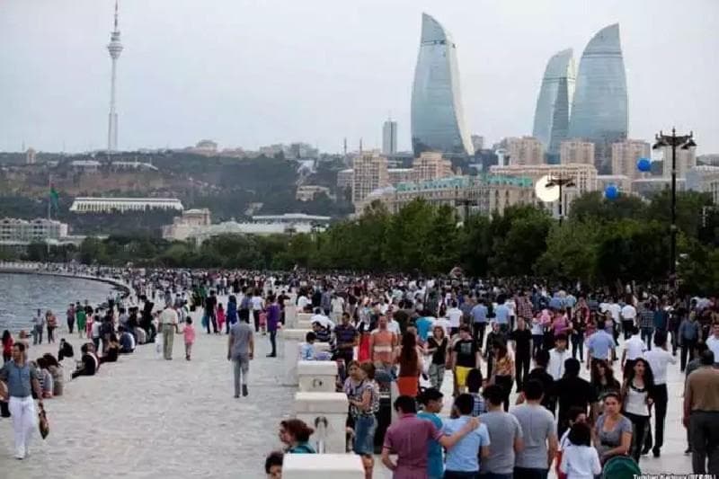 Azərbaycan əhalisinin sayı 10 milyon 73,2 min nəfəri ötüb