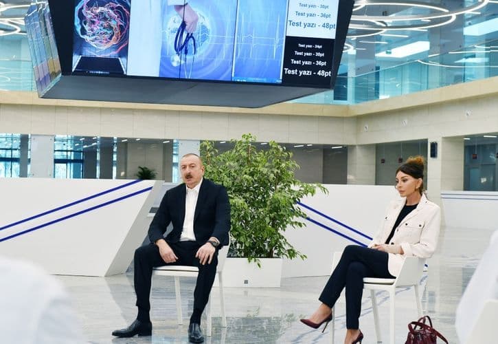 İlham Əliyev:Biz hər qərarı qəbul edərkən həm xəstələri, həm sahibkarları, həm də işləyən insanları düşünürük