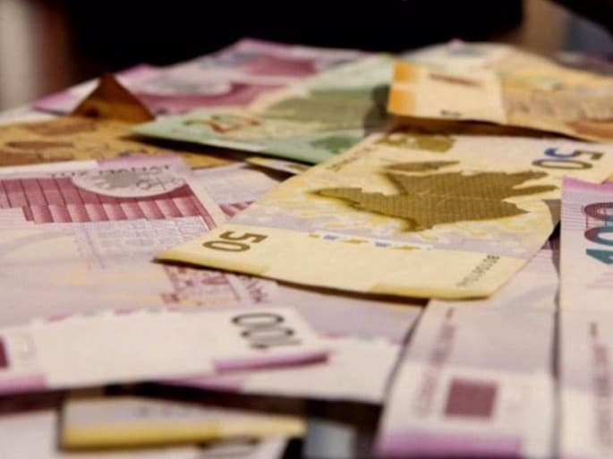 Yetkinlik yaşına çatmayanlara energetik içkilər satanlar 100 manat cərimələnəcək