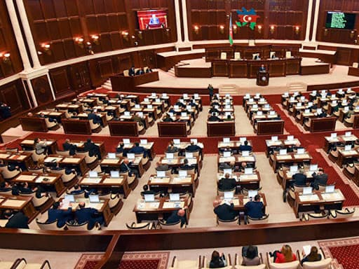 Milli Məclisin Sədrinə yeni köməkçi təyin edilib
