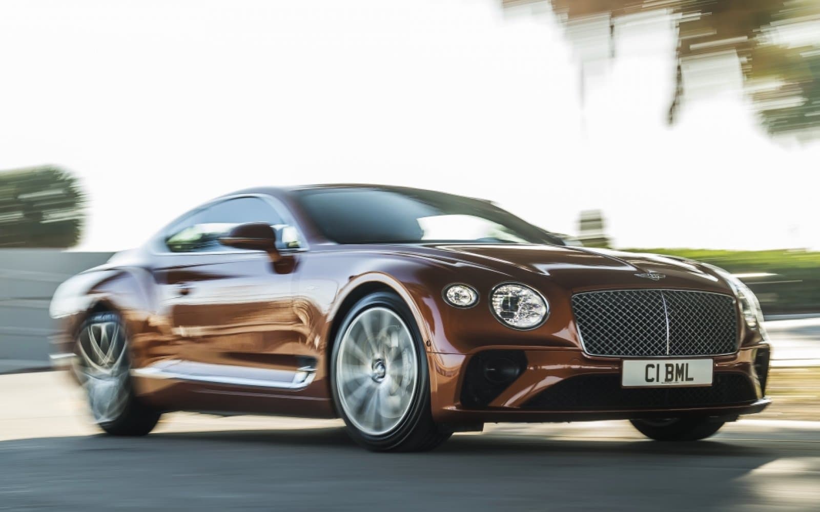 “Bentley” yeni sedan hazırlayır