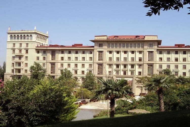 Azərbaycanda koronavirusun yayılmasına qarşı əlavə tədbirlər haqqında qərar qüvvəyə minib