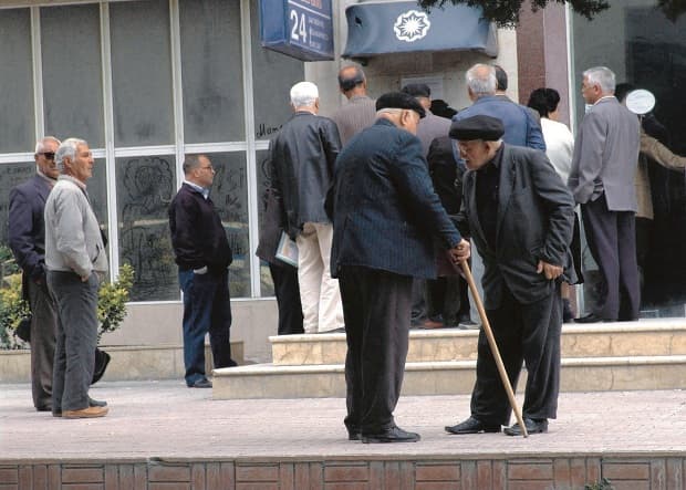 Pensiya və müavinətlərin ödəniş qrafikləri dəyişdi