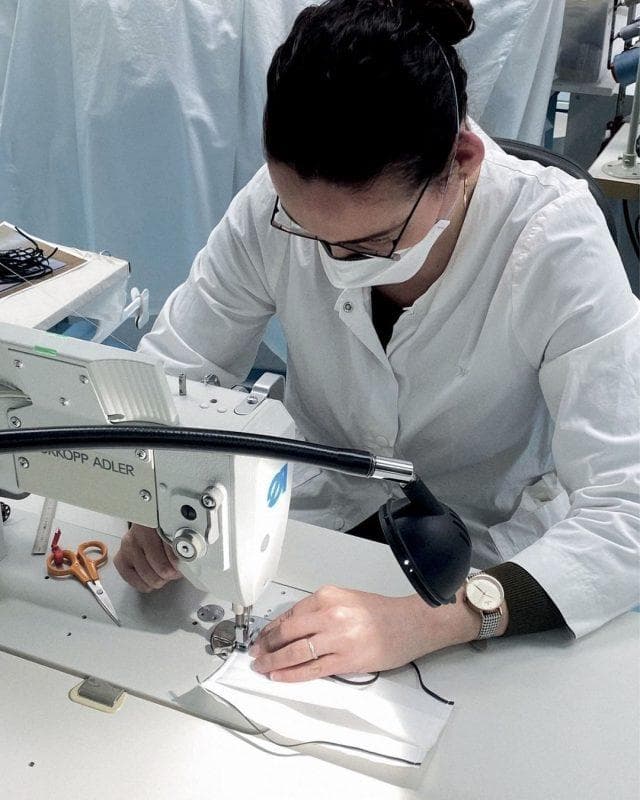 “Dior” brendi pandemiya səbəbindən “Baby Dior” atelyesinin fəaliyyətini bərpa edib
