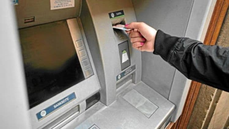 Azərbaycanda işsizlərə müavinətlər ATM-lər vasitəsilə veriləcək