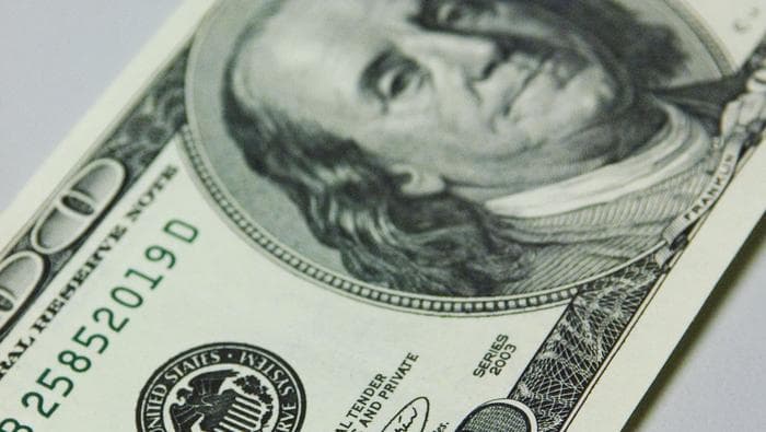 Dollar ucuzlaşdı