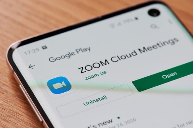 Google əməkdaşlarına iş yerində Zoom-dan istifadəni qadağan etdi