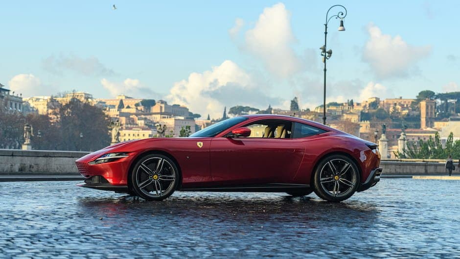 Ferrari hər satılan avtomobildən 86 min avro qazanıb