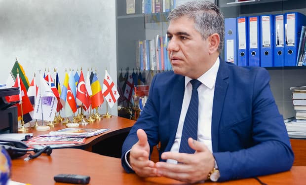 Vüqar Bayramov: "Elektron kabinetləri vasitəsi ilə dövlət yardımının alınması üçün müraciət etsinlər"