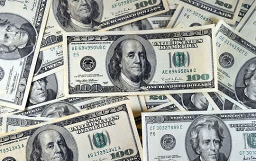 Dolların sabaha olan rəsmi məzənnəsi açıqlanıb