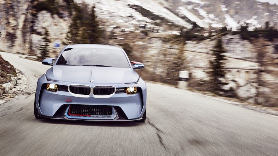 Yapon dizayner BMW 2002 modelinin ruhunu canlandırıb
