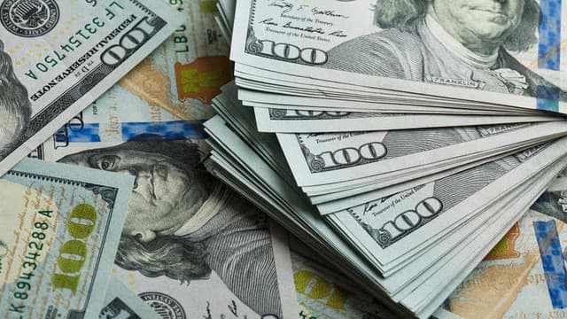 Dolların aprelin 20-nə olan rəsmi məzənnəsi açıqlanıb