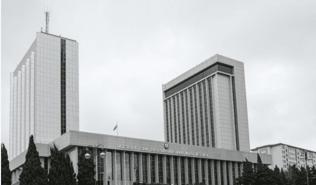 Deputat köməkçilərinin işə götürülməsinin gecikməsinin səbəbi açıqlanıb