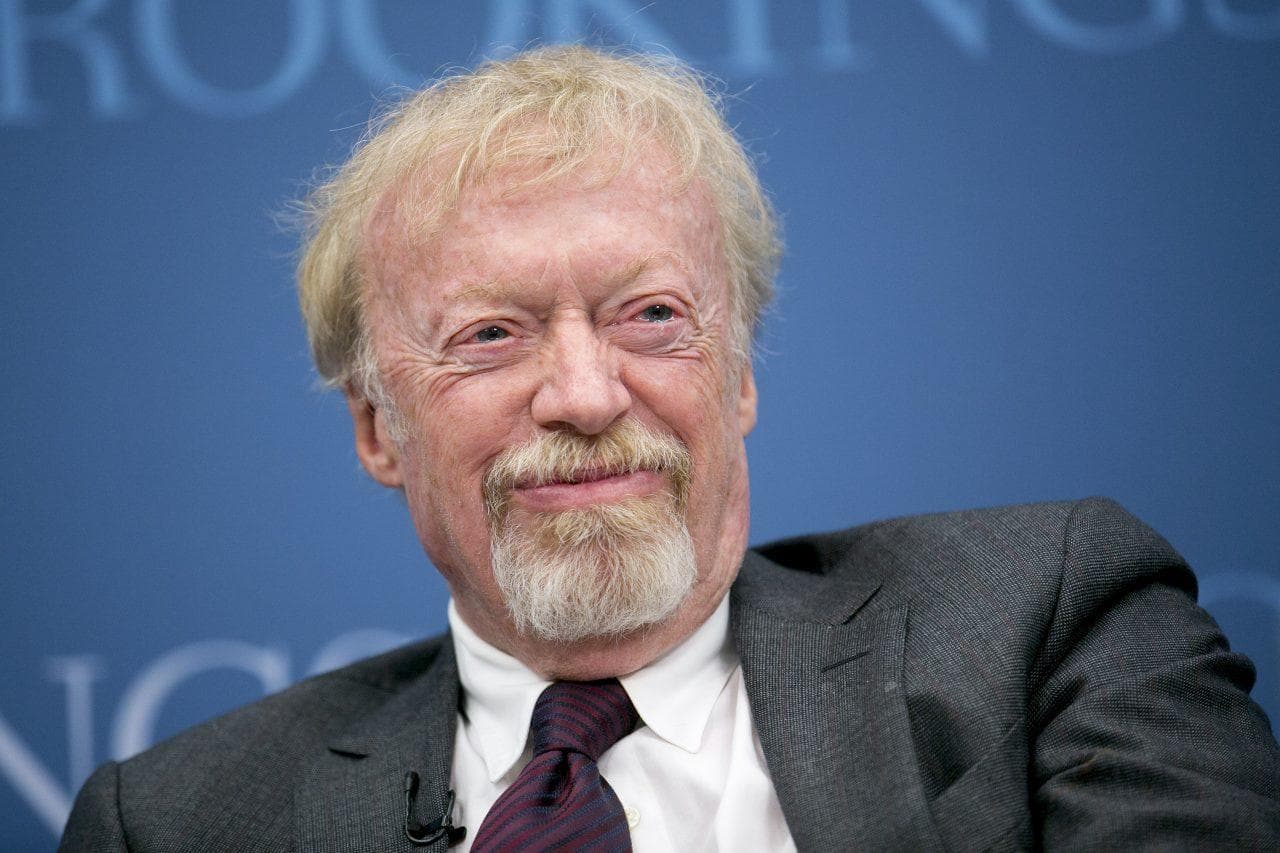 “Nike”ın qurucusu Phil Knight və onun biznes qaydası:”Ürəkdən istə. Yıxılmaqdan qorxma”